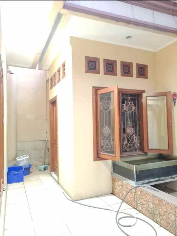 dijual rumah harapan indah regency