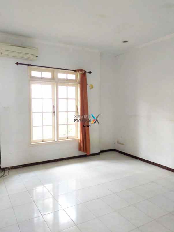 dijual rumah hitung tanah darmo permai timur