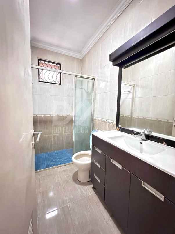 dijual rumah hook full furnished di bsd city