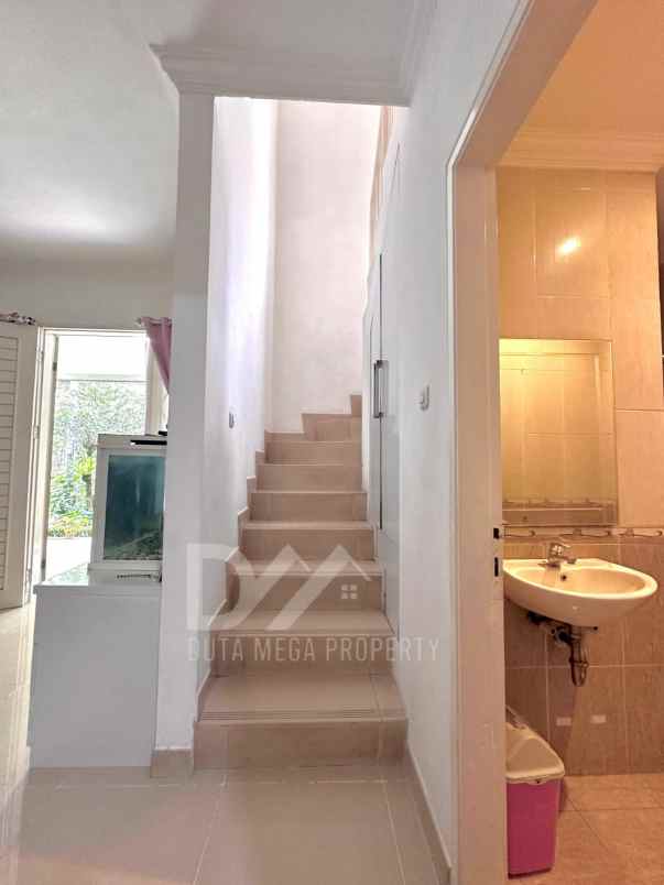 dijual rumah hook full furnished di bsd city