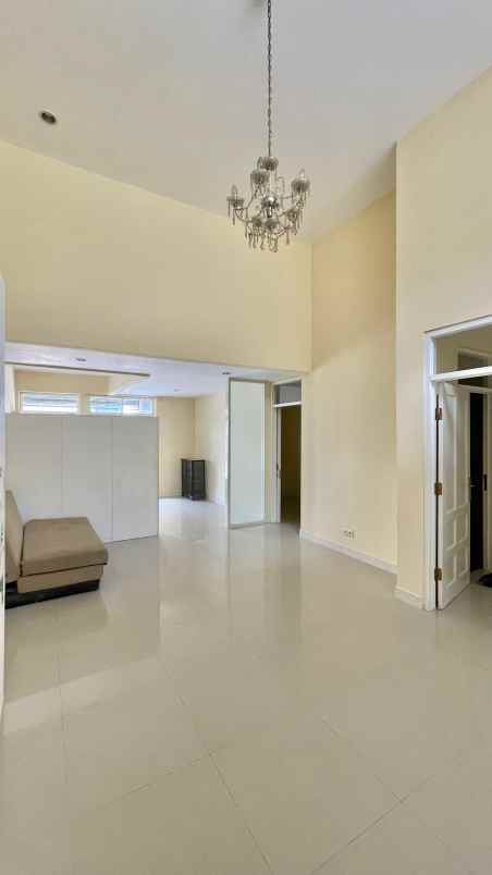 dijual rumah international village