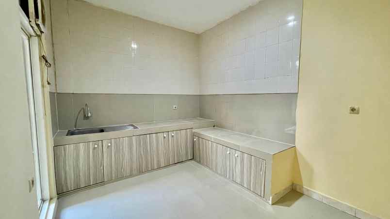 dijual rumah international village