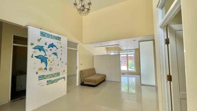 dijual rumah international village