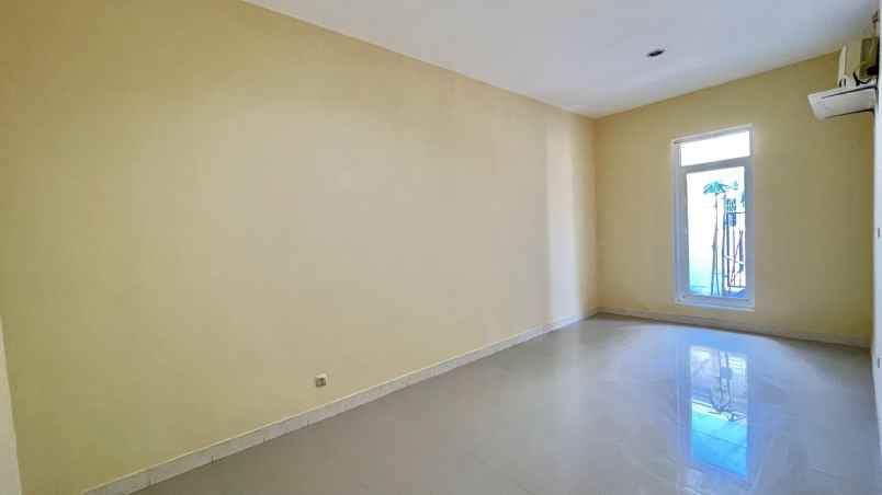 dijual rumah international village