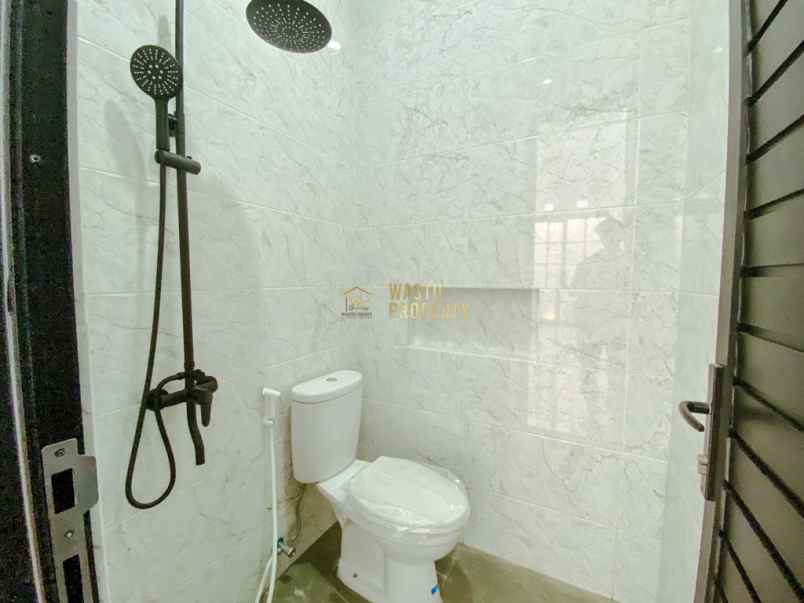 dijual rumah jalan besi jangkang