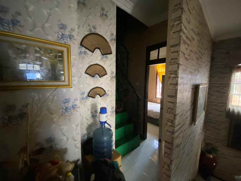 dijual rumah jalan gajah mada