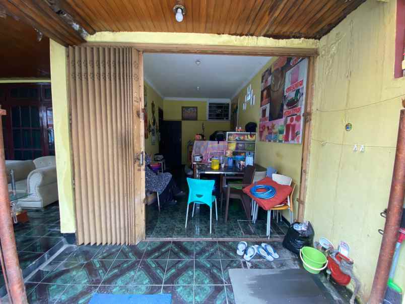 dijual rumah jalan gajah mada