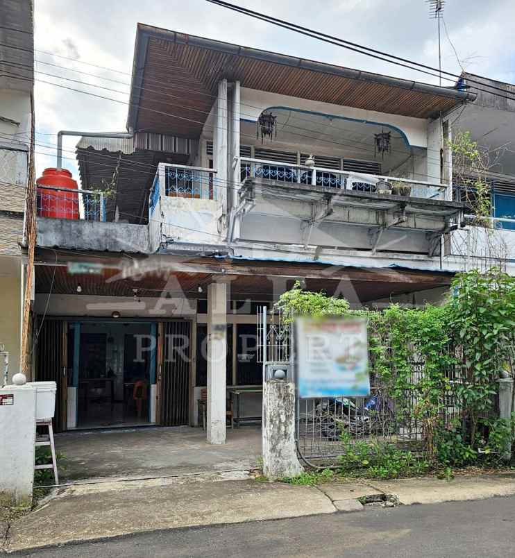 dijual rumah jalan gajahmada 20 kota pontianak