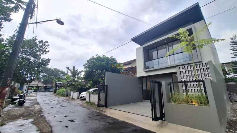 dijual rumah jalan kaliurang km 10