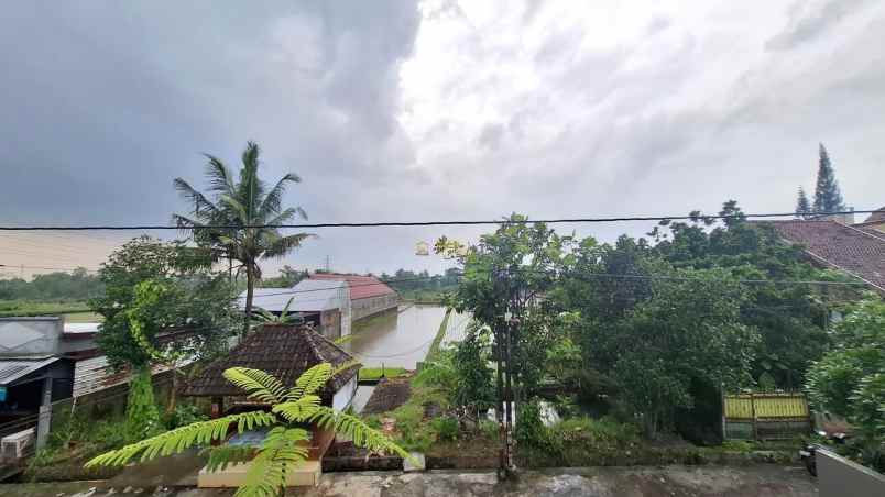 dijual rumah jalan kaliurang km 10