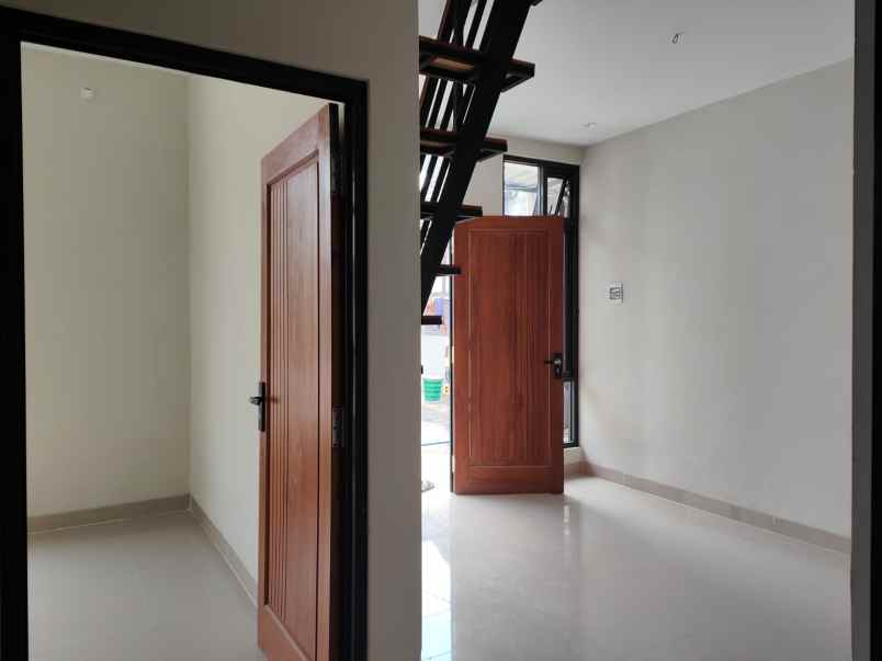 dijual rumah jalan karangjati