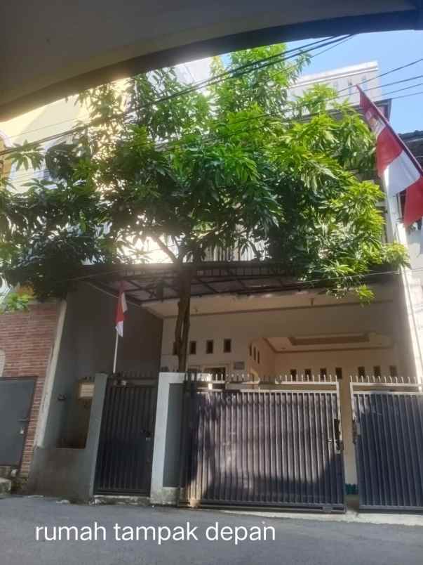 dijual rumah jalan kebembem jagakarsa