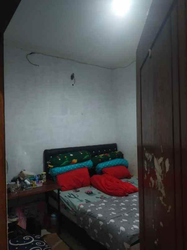 dijual rumah jalan lapangan kobra