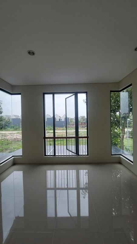 dijual rumah jalan north west hill