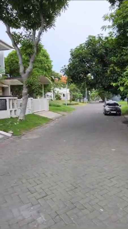 dijual rumah jalan pakuwon city