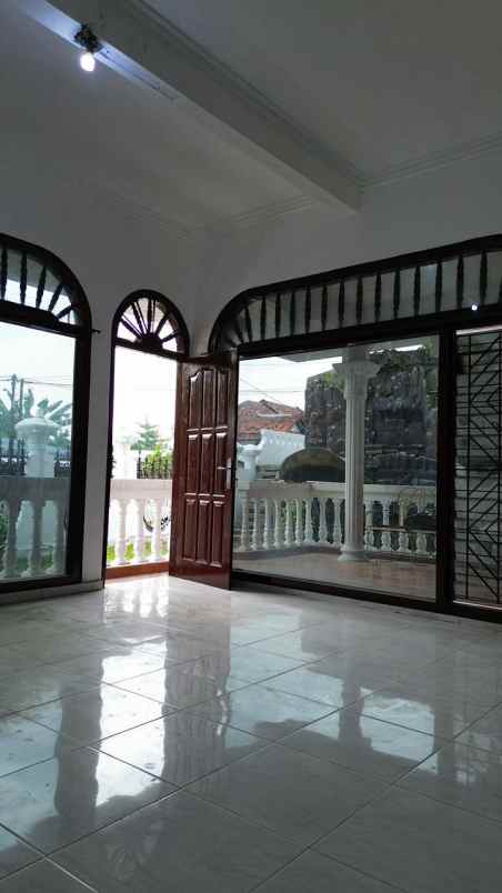 dijual rumah jalan pugeran barat