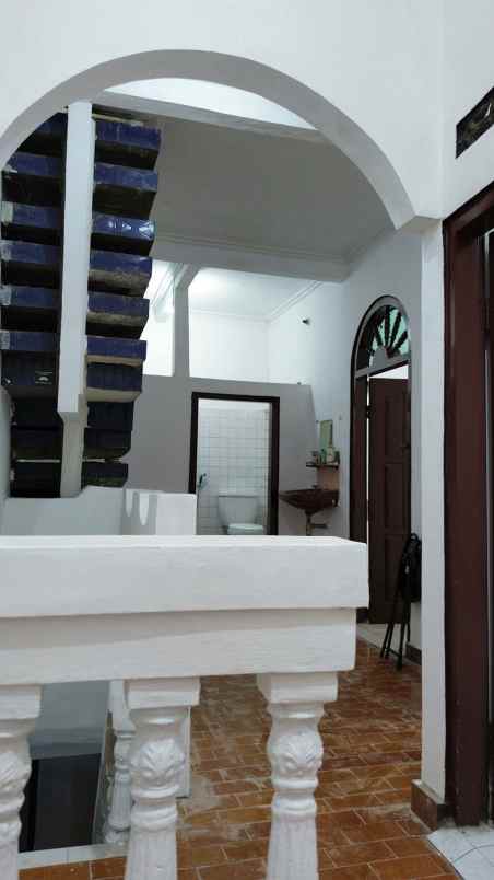 dijual rumah jalan pugeran barat