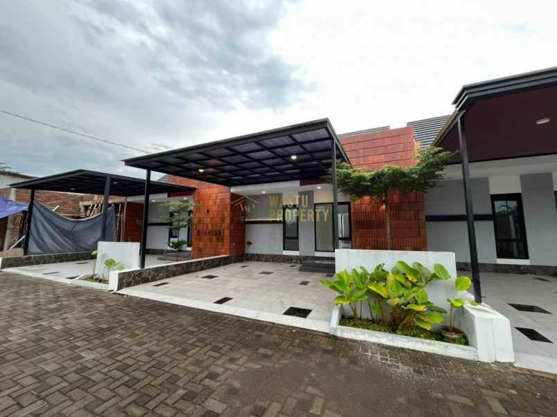 dijual rumah jalan purbaya cebongan