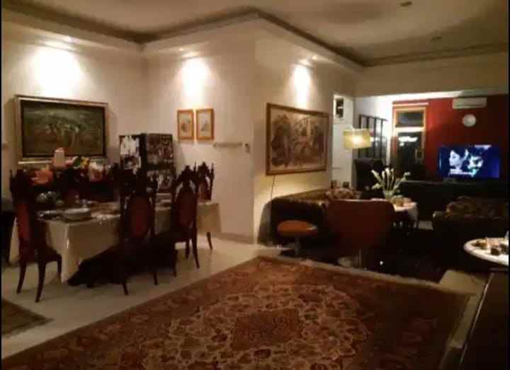 dijual rumah jalan puri mutiara kemang