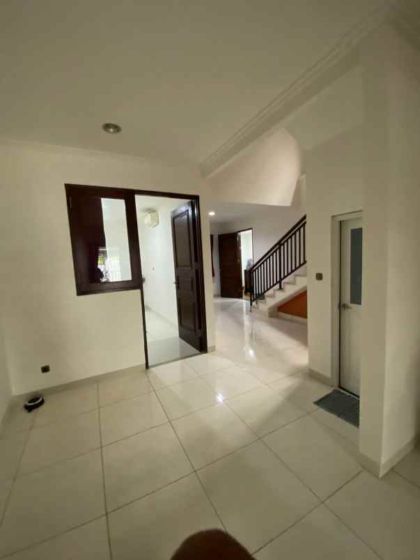 dijual rumah jalan raya cilandak kko