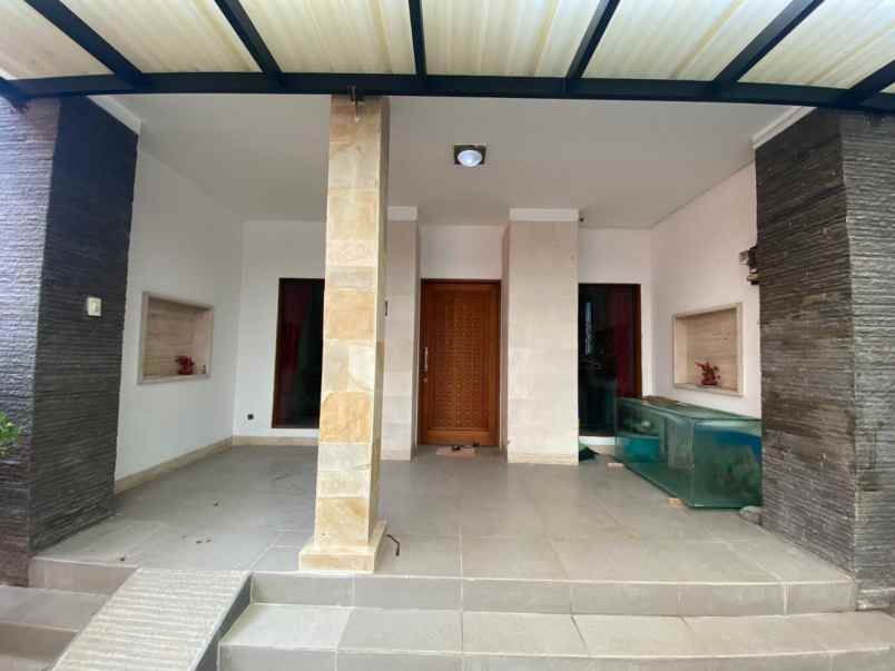 dijual rumah jalan raya cilandak kko