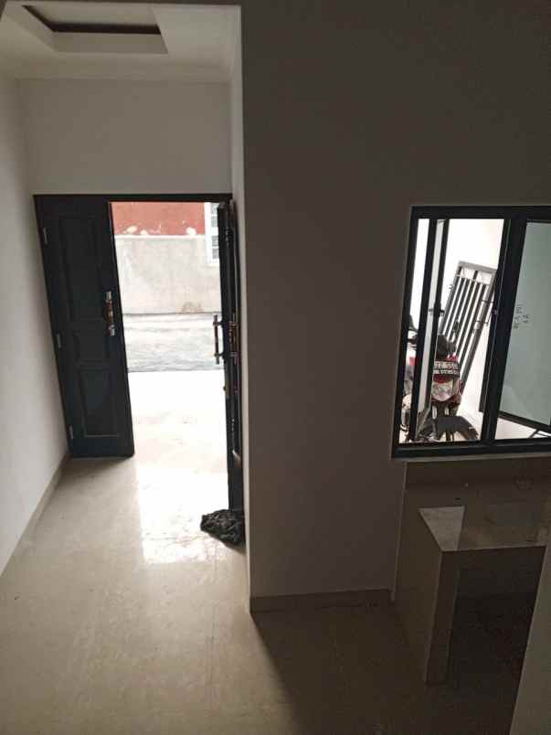 dijual rumah jalan raya jagakarsa