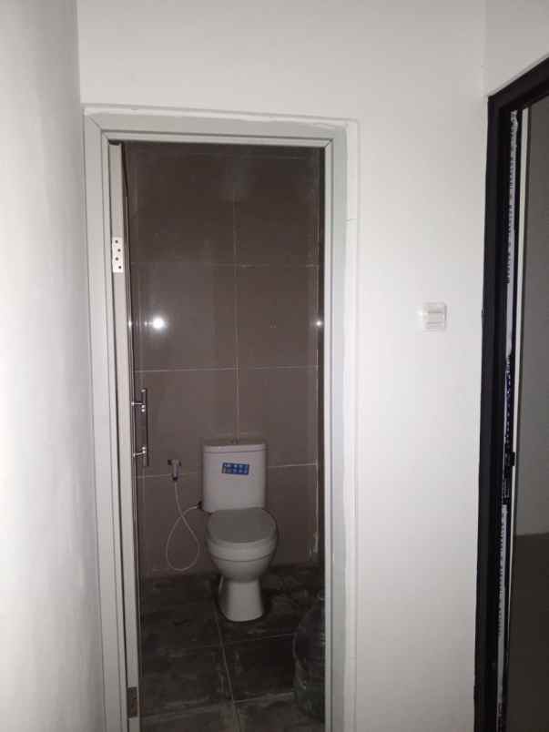 dijual rumah jalan raya jagakarsa