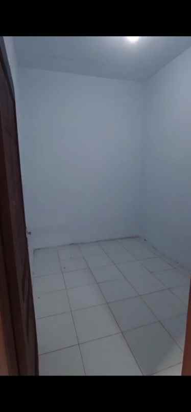 dijual rumah jalan raya srimukti