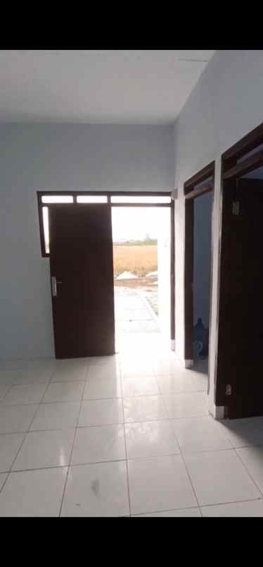 dijual rumah jalan raya srimukti