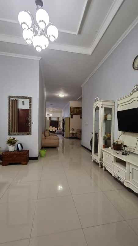 dijual rumah jalan raya tajem