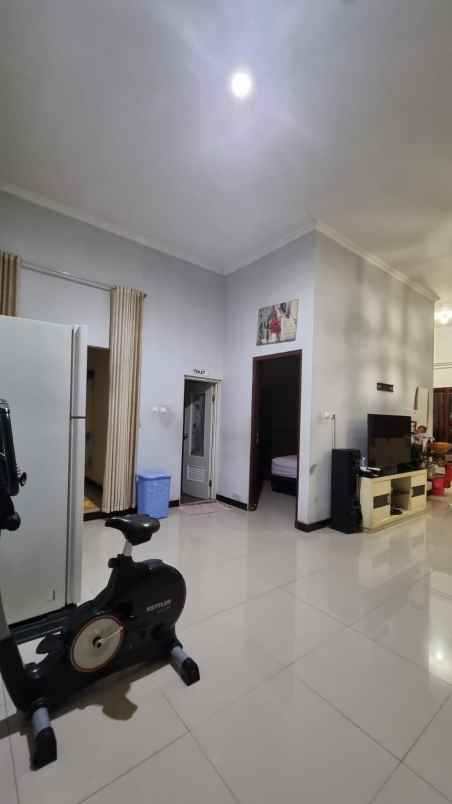 dijual rumah jalan raya tajem