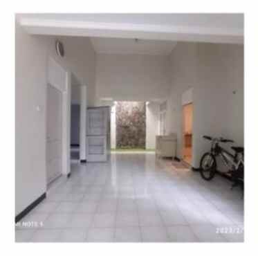 dijual rumah jalan taman internasional