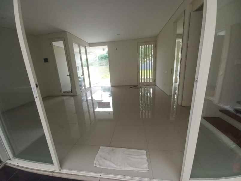 dijual rumah jalan taman puspa raya