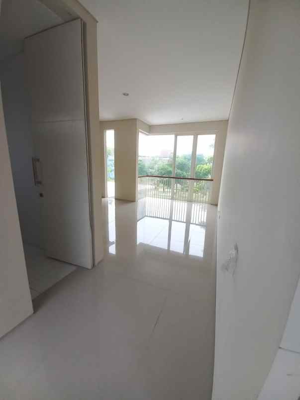 dijual rumah jalan taman puspa raya