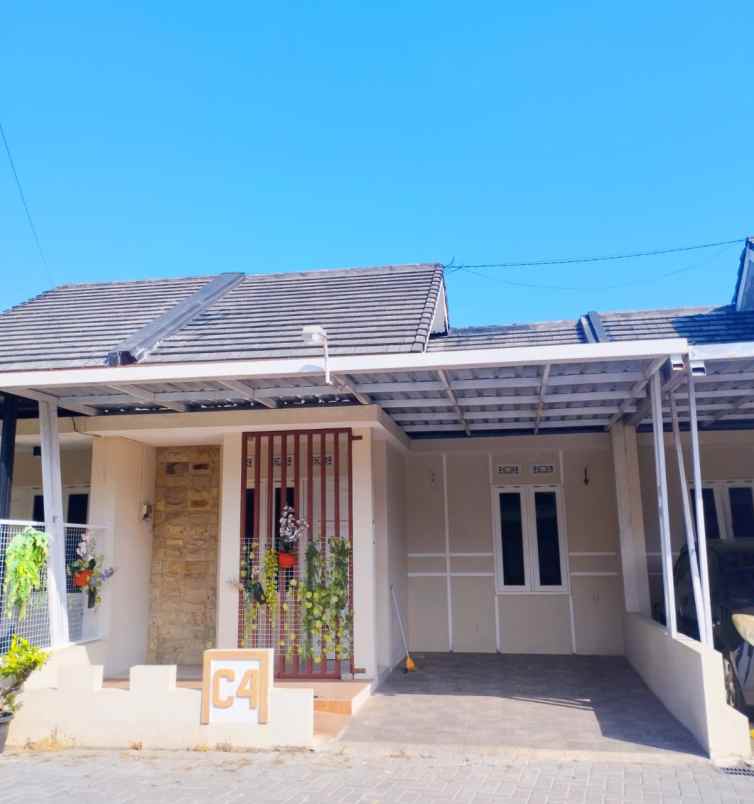 dijual rumah jambidan