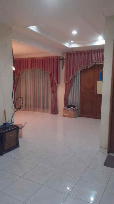 dijual rumah janur elok kelapa gading