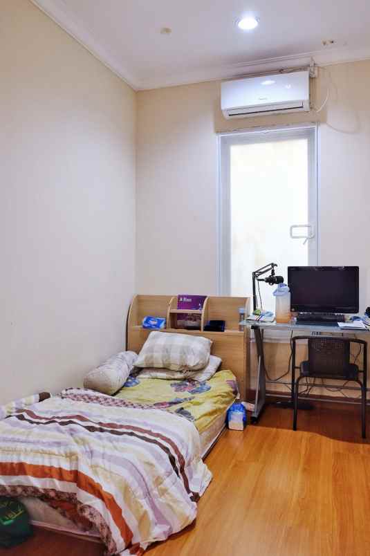 dijual rumah janur elok kelapa gading