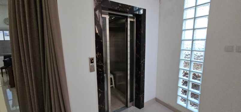 dijual rumah janur hijau kelapa gading