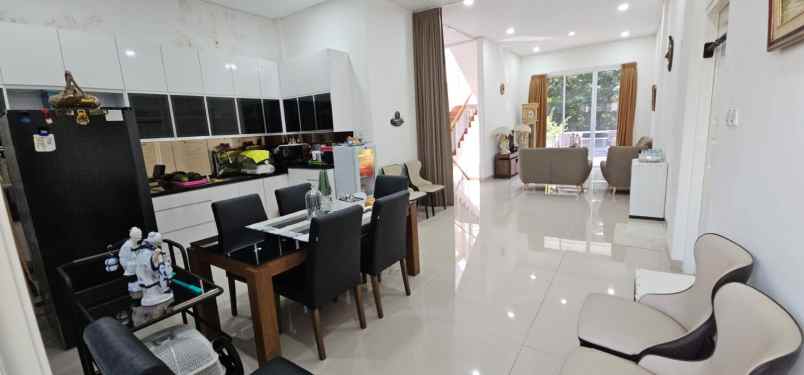 dijual rumah janur hijau kelapa gading
