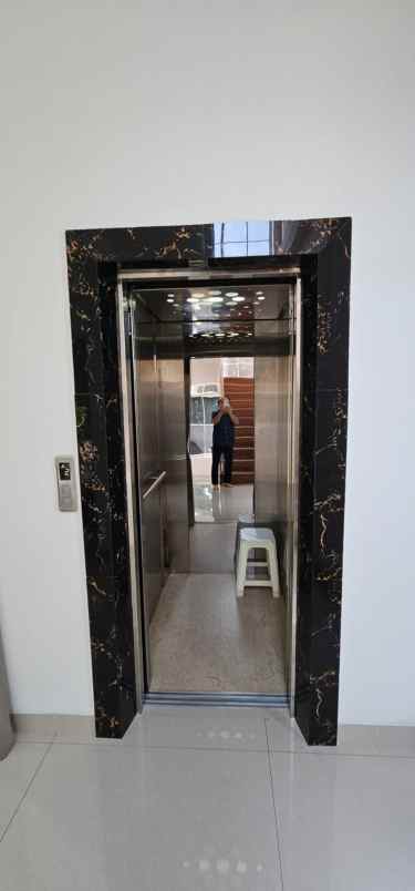 dijual rumah janur hijau kelapa gading