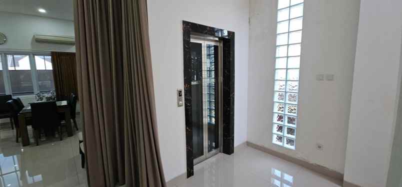 dijual rumah janur hijau kelapa gading