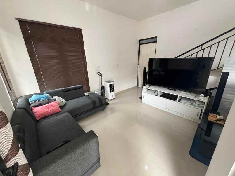 dijual rumah jatihandap