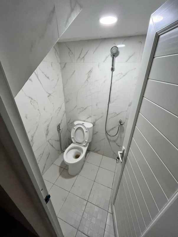 dijual rumah jatingaleh