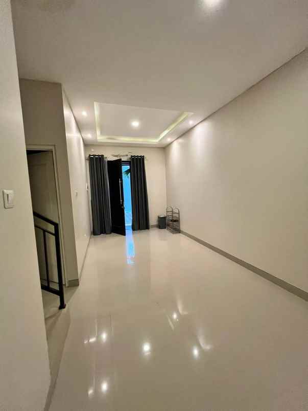 dijual rumah jatingaleh