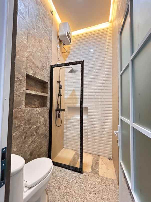 dijual rumah jatisari