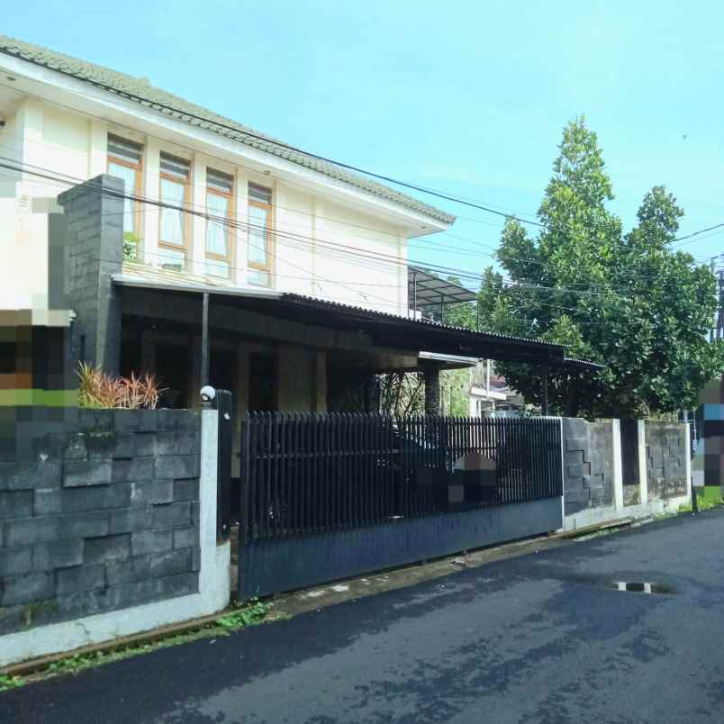 dijual rumah jl arcamanik