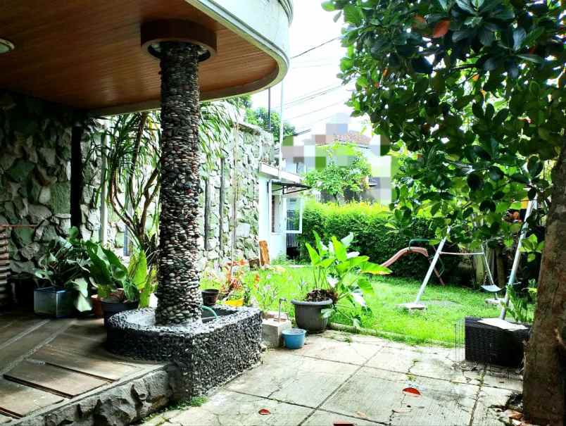 dijual rumah jl arcamanik