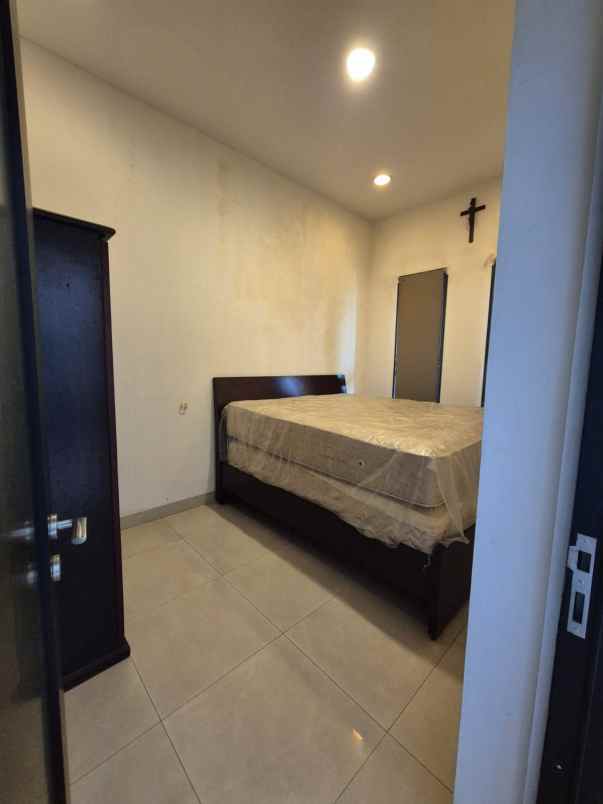 dijual rumah jl arteri kelapa gading