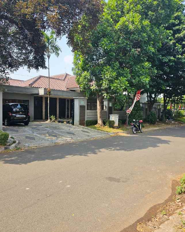 dijual rumah jl bukit hijau pondok