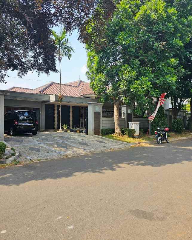 dijual rumah jl bukit hijau pondok